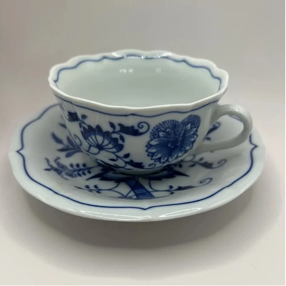 Zwiebelmuster Czech Blue & White Teacup and Saucer – Bohemia Porcelain – Vtg